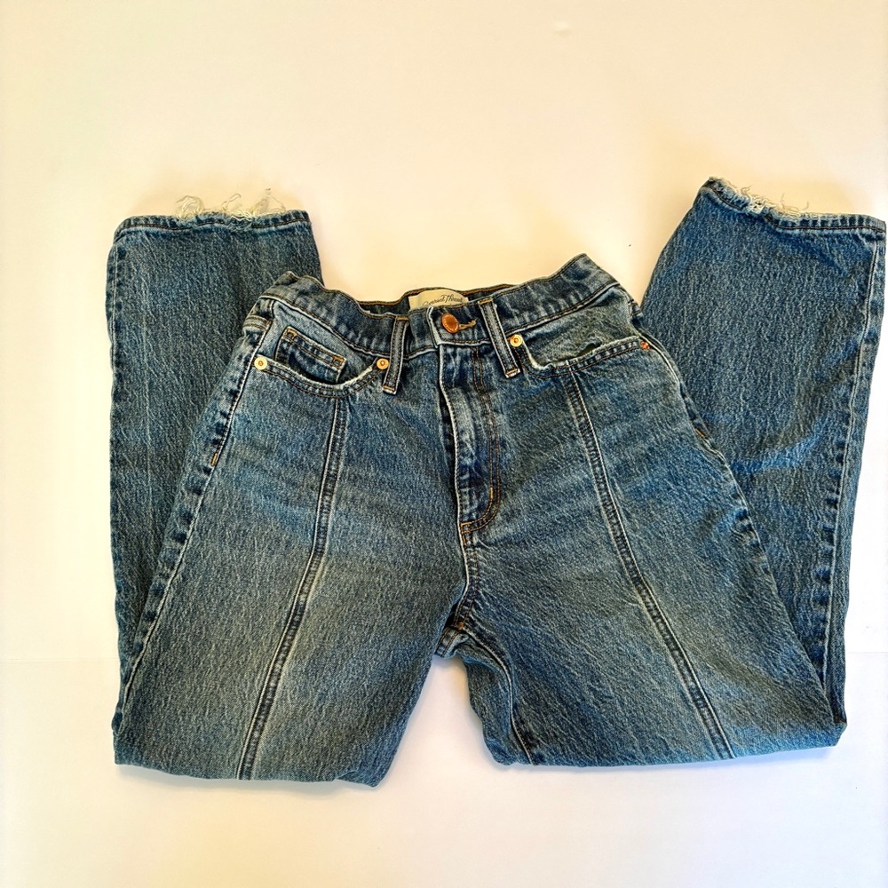Universal Thread 00 24R Dark Wash High Rise Seam Front Jeans Raw Hem